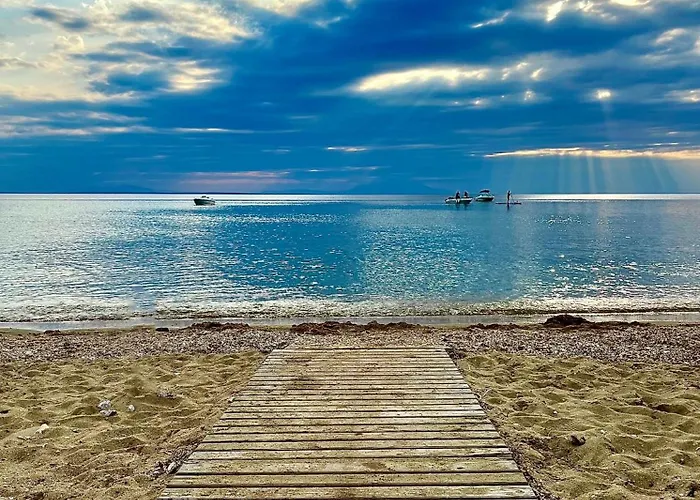 Kastri Treehouse Apartment